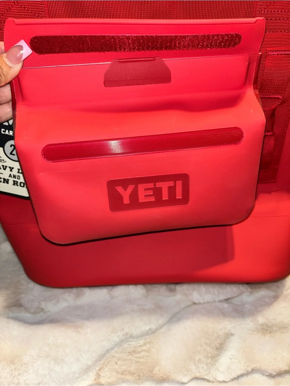 YETI Camino 20 with side bag & with Decorative Chain